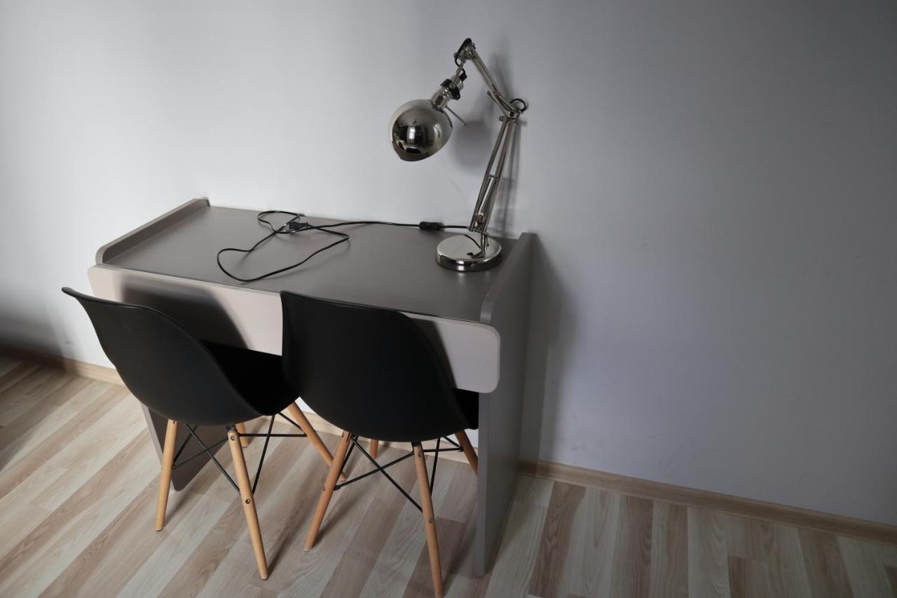Milo Mi - 2 Bedroom In The Old Town Apartment Poznan
